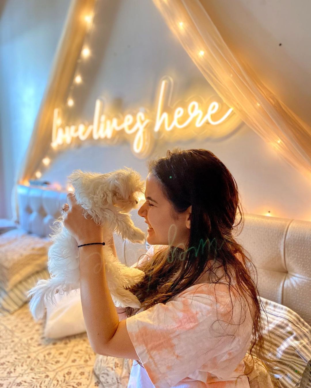 Love Lives Here - Neon Attack